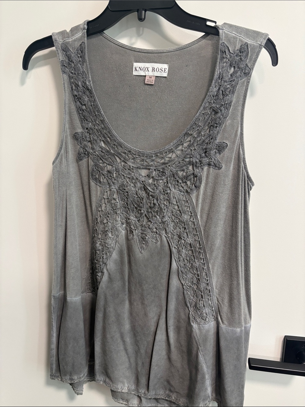 Knox Rose Gray Embroidered Scoop-Neck Tank